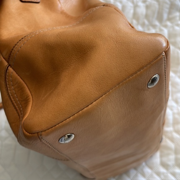 Coach camel color leather satchel barley used excellent condition 15x9 in - Picture 7 of 16